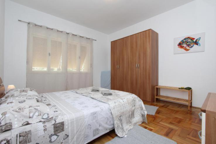 Апартаменти Apartman Sator Ровінь Екстер'єр фото